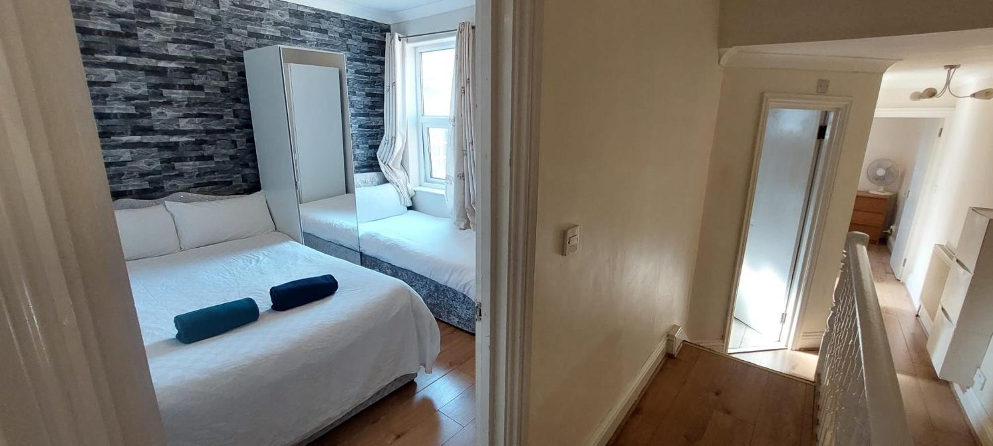 Two Bedroom Flat St Andrews Road London Exterior photo